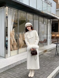 2026新款时尚潮流气质女人小香风羽绒外套修身显瘦半裙套装