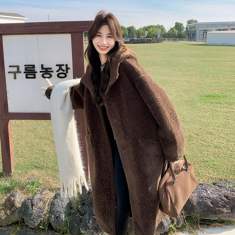 美拉德咖色羊羔毛外套女25新款冬季韩版高级感超好看宽松过膝棉服