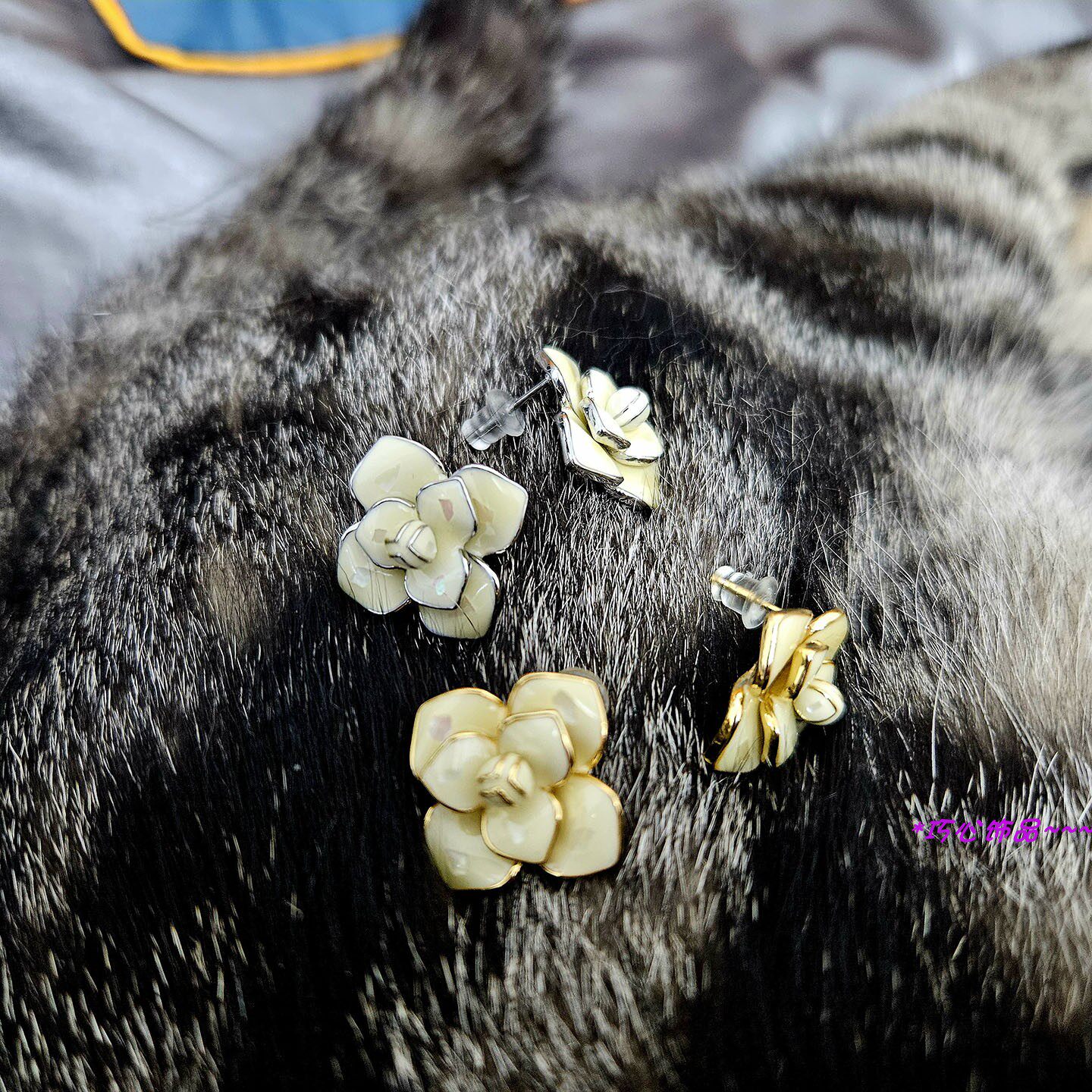 法式小香山茶花贝母耳钉高级感
