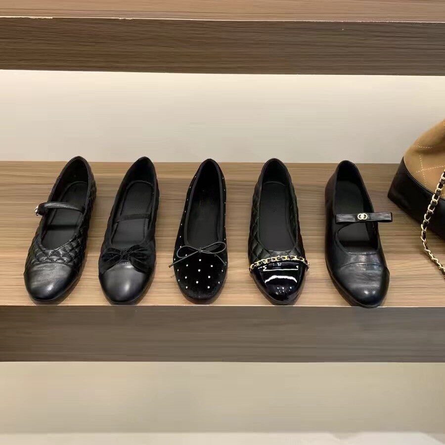 小香风浅口平底玛丽珍鞋女2026年新款一脚蹬配裙子百搭通勤小皮鞋