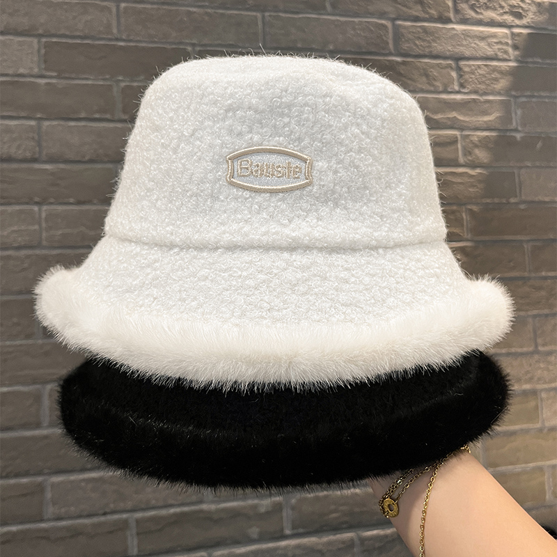 冬季保暖显脸小羊毛绒渔夫帽女款