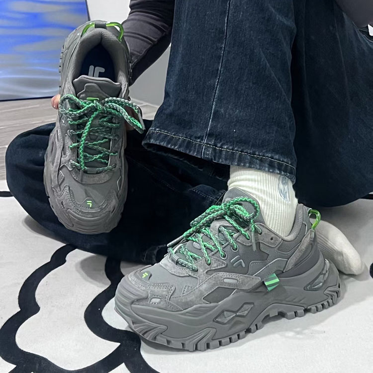 斐乐运动休闲女系带低帮老爹鞋