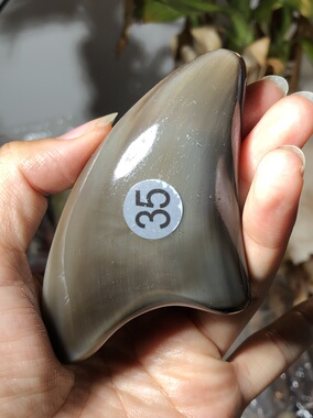 天然黑金 刚 灰色牛角刮痧板面部美容脸部眼部拨筋棒全身通