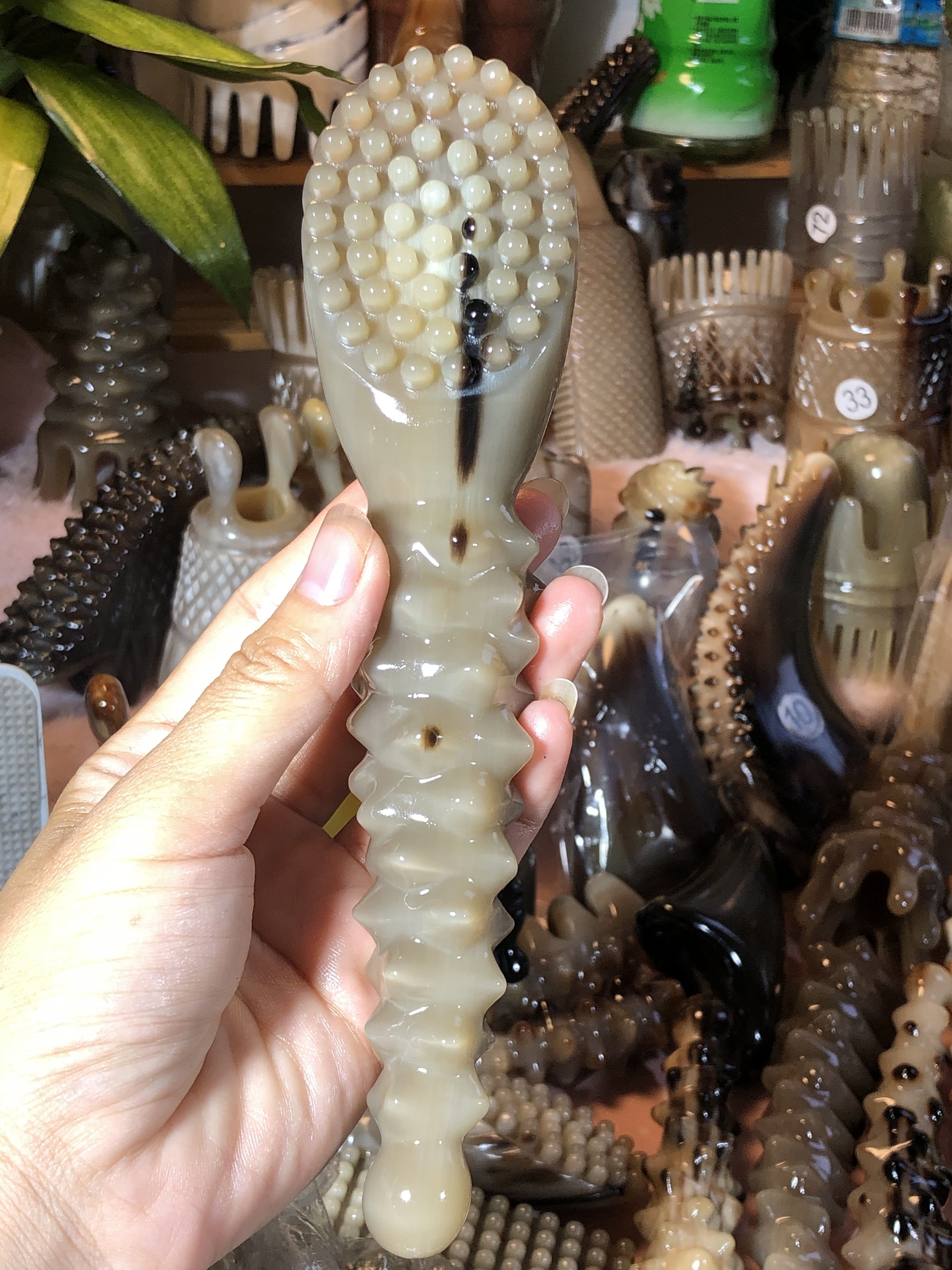 牦牛牛角莲蓬脸梳面部眼部按摩棒刮痧点J穴棒全身通用经络棒拨筋