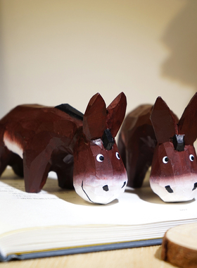 “低头犟驴”手工木雕小摆件可爱卡通毛驴办公室工位桌面同事礼物