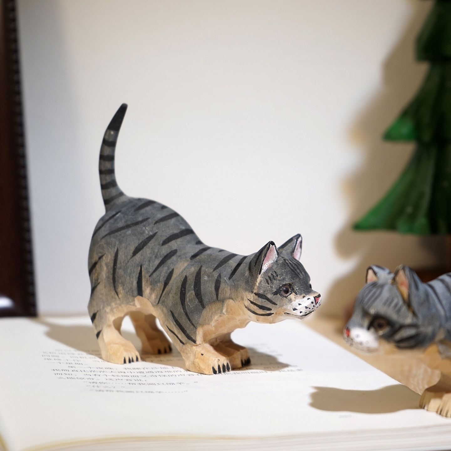 “长尾慵懒灰猫”手工木雕小摆件解压治愈猫咪宠物创意桌面装饰品