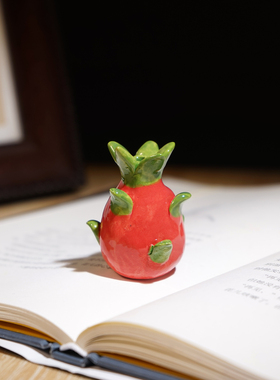 “吃个火龙果”手工陶瓷小摆件