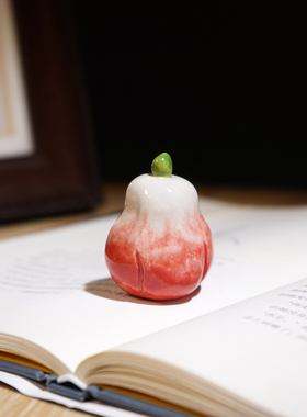 “吃个莲雾”手工陶瓷小摆件