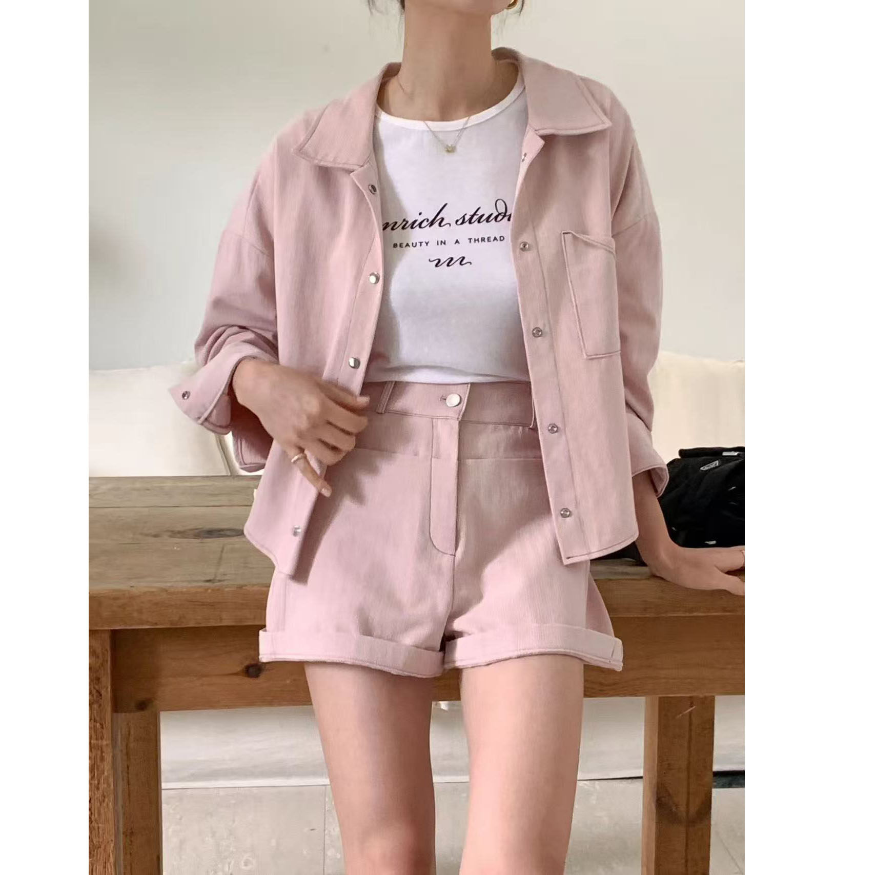 韩国东大门糖果色翻领宽松口袋按扣长袖衬衫女+高腰短裤休闲套装