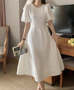 韩国东大门夏装气质时尚珍珠圆领收腰系带泡泡短袖连衣裙女小黑裙