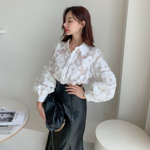 韩国东大门气质翻领镂空刺绣立体花朵泡泡袖长袖衬衫女别致上衣