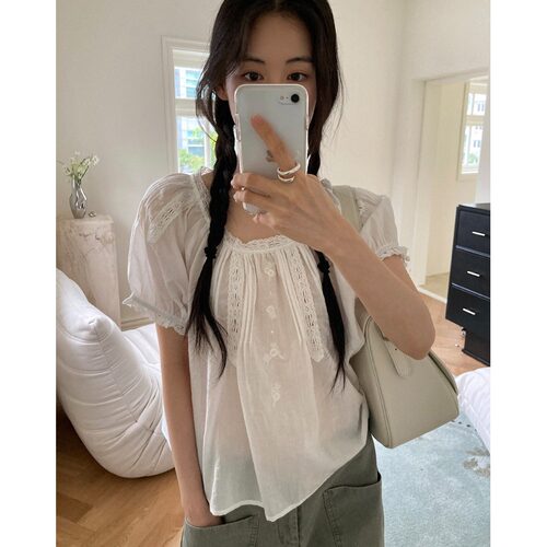 韩国蕾丝花边刺绣泡泡袖衬衫