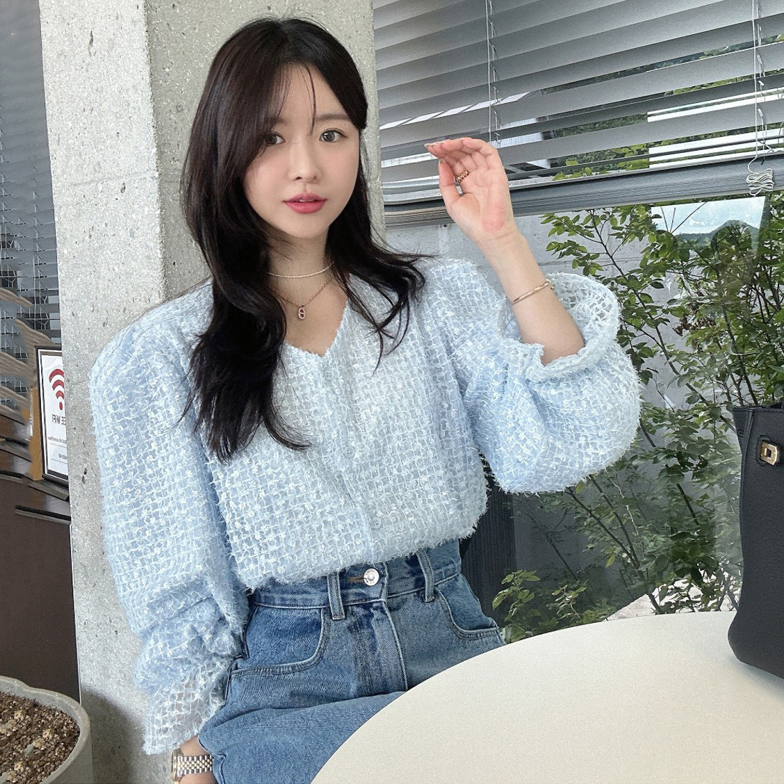 韩国法式V领泡泡袖蕾丝流苏衬衫