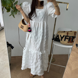 韩国东大门甜美复古泡泡袖提花方领褶皱收腰短袖连衣裙木耳边长裙