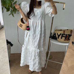 韩国东大门甜美复古泡泡袖提花方领褶皱收腰短袖连衣裙木耳边长裙