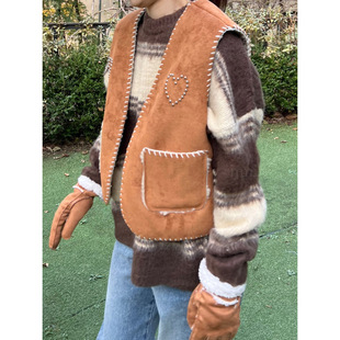 韩国东大门时尚 马甲女背心 复古明线爱心钉珠麂皮绒加绒保暖无袖