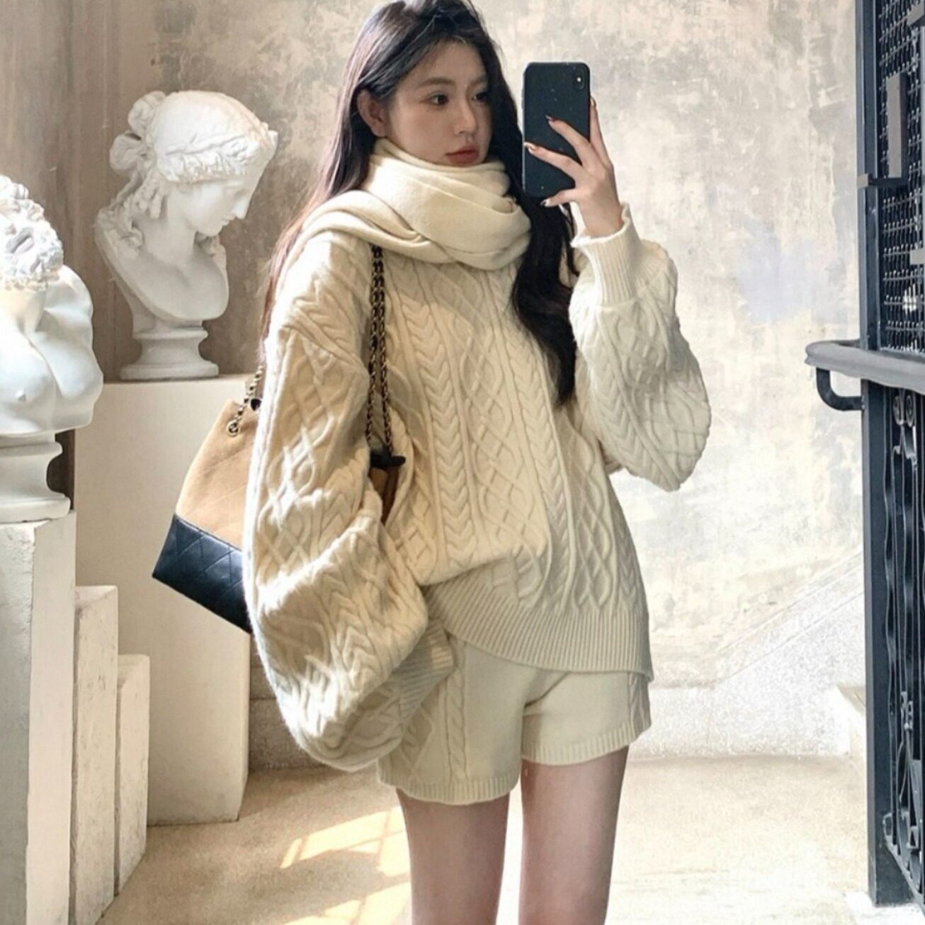 韩国东大门懒惰风宽松显瘦麻花针织衫毛衣女配短裤送围巾三件套装