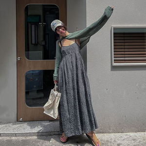 韩国东大门2023新款复古高腰大摆小碎花露背吊带裙连衣裙度假长裙