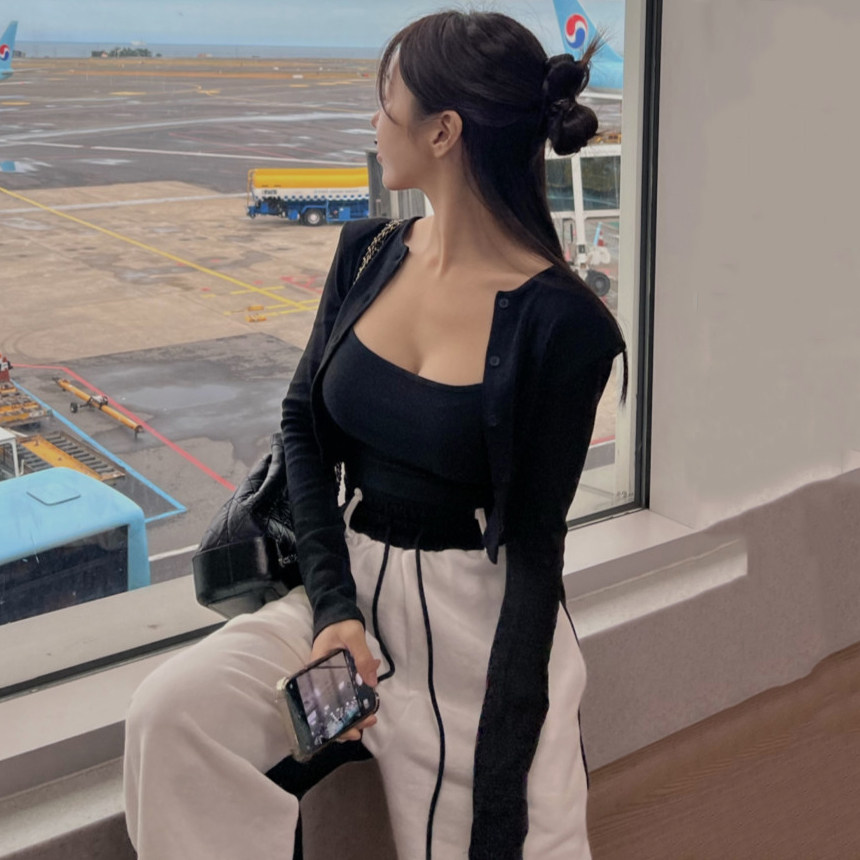 韩国东大门2025春季时尚纯色修身紧身吊带背心垫肩小开衫两件套装