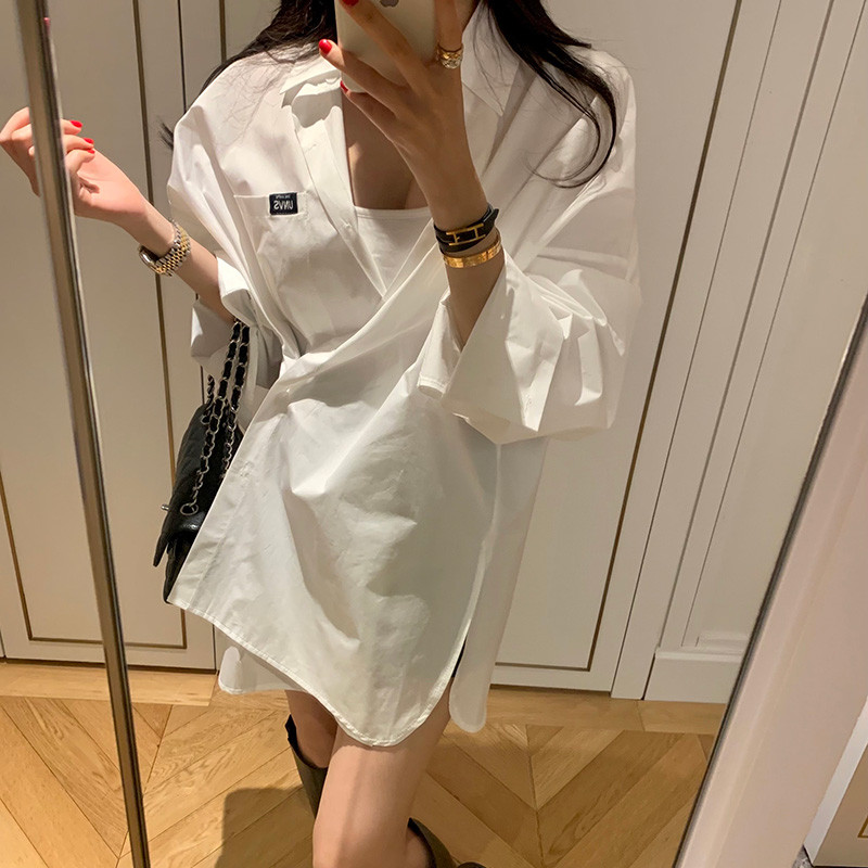 韩国翻领小贴标白色衬衫