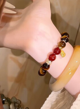 }虎眼石搭配红玛瑙高级感手链