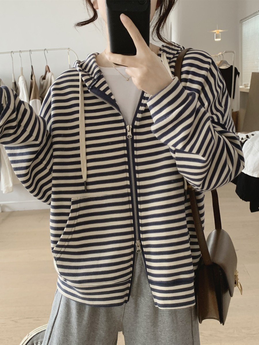 戴帽条纹卫衣外套女式春秋季新款宽松显瘦减龄双拉链开衫棉质上衣