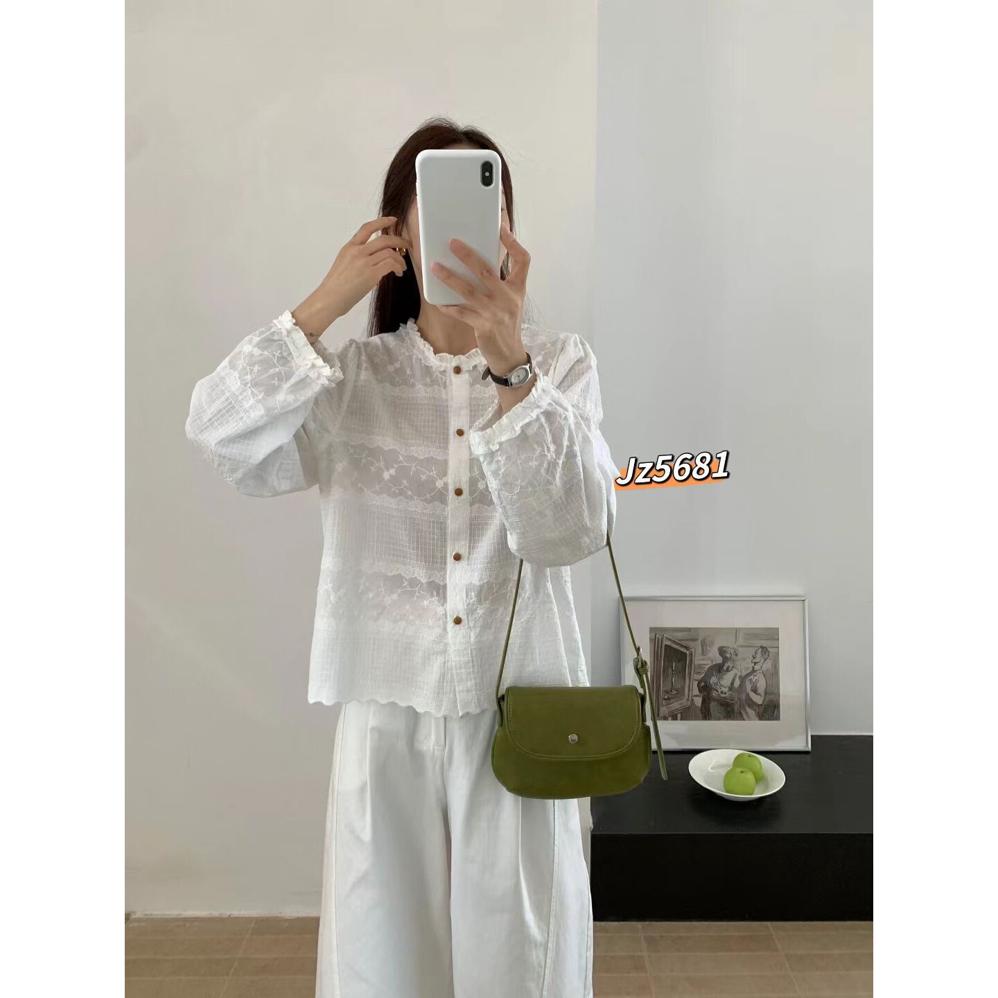 甜美日系蕾丝镂空刺绣少女感长袖衬衫女文艺范清新小个子打底衫