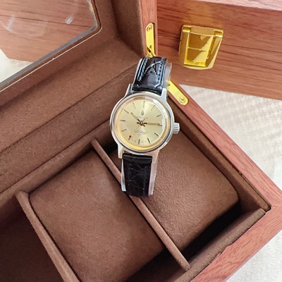 孔雀复古百搭中性手动机械