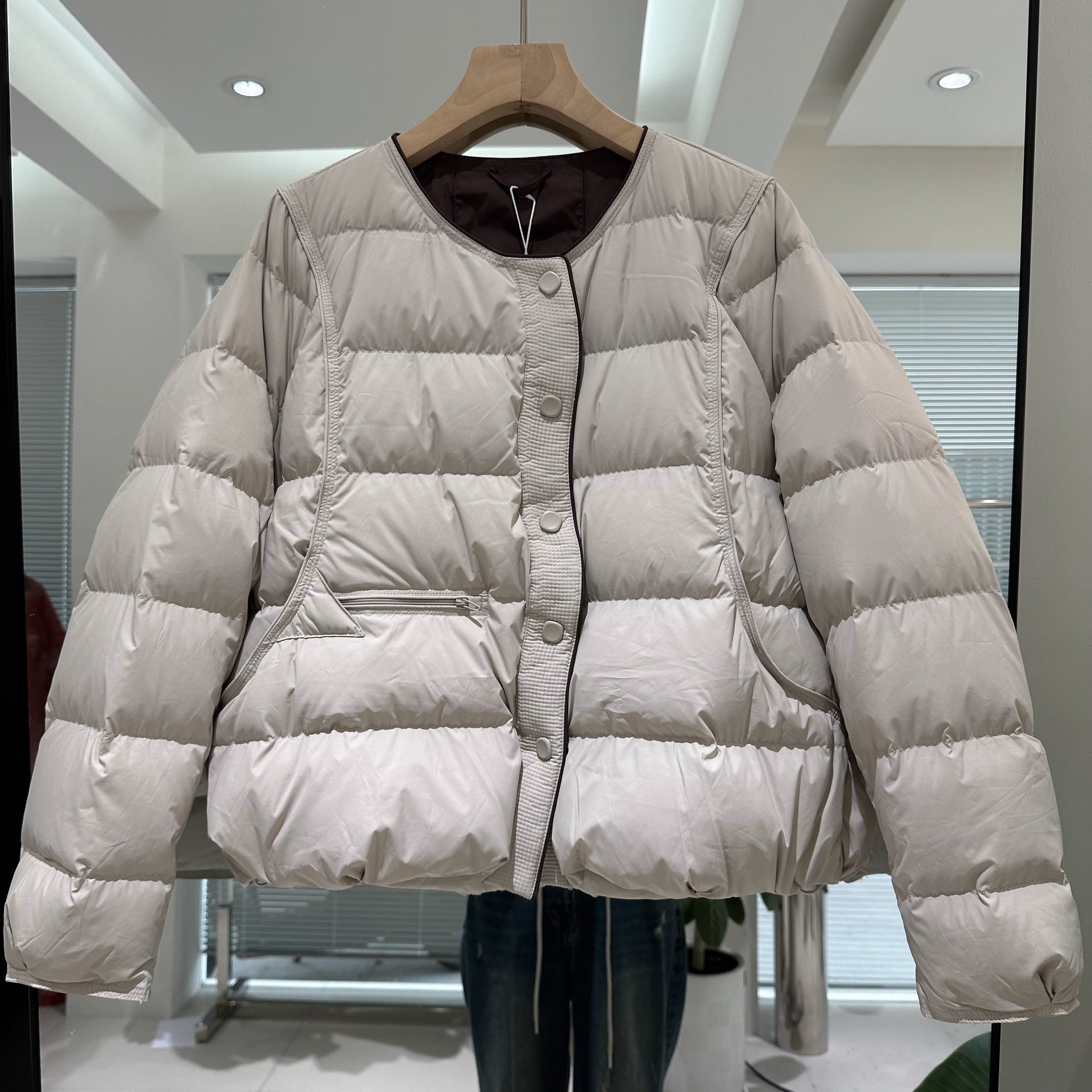 轻薄短款羽绒服女无领冬季新款时尚圆领宽松白鸭绒小个子保暖外套