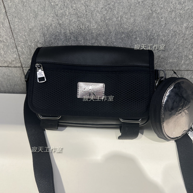 CK Jeans国内代购24年春季新款男女情侣单肩斜跨翻盖邮差包HH3845