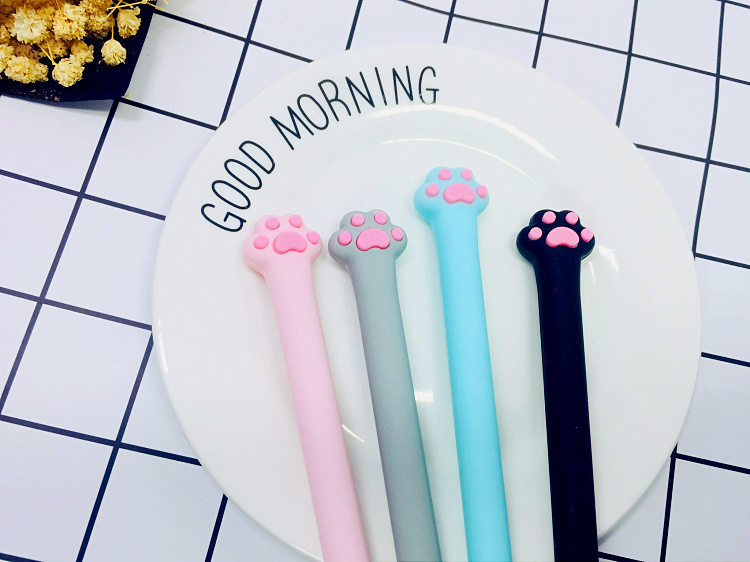 秋子可爱猫咪猫爪软胶杆中性笔 卡通萌萌猫掌黑色签字笔0.5mm在类目 电子词典/电纸书/文化用品, 笔类/书写工具, 中性笔中 - 来自Buy2taobao.com提供专业的淘宝代购服务