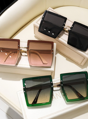 时髦方块大框墨镜女2023新款