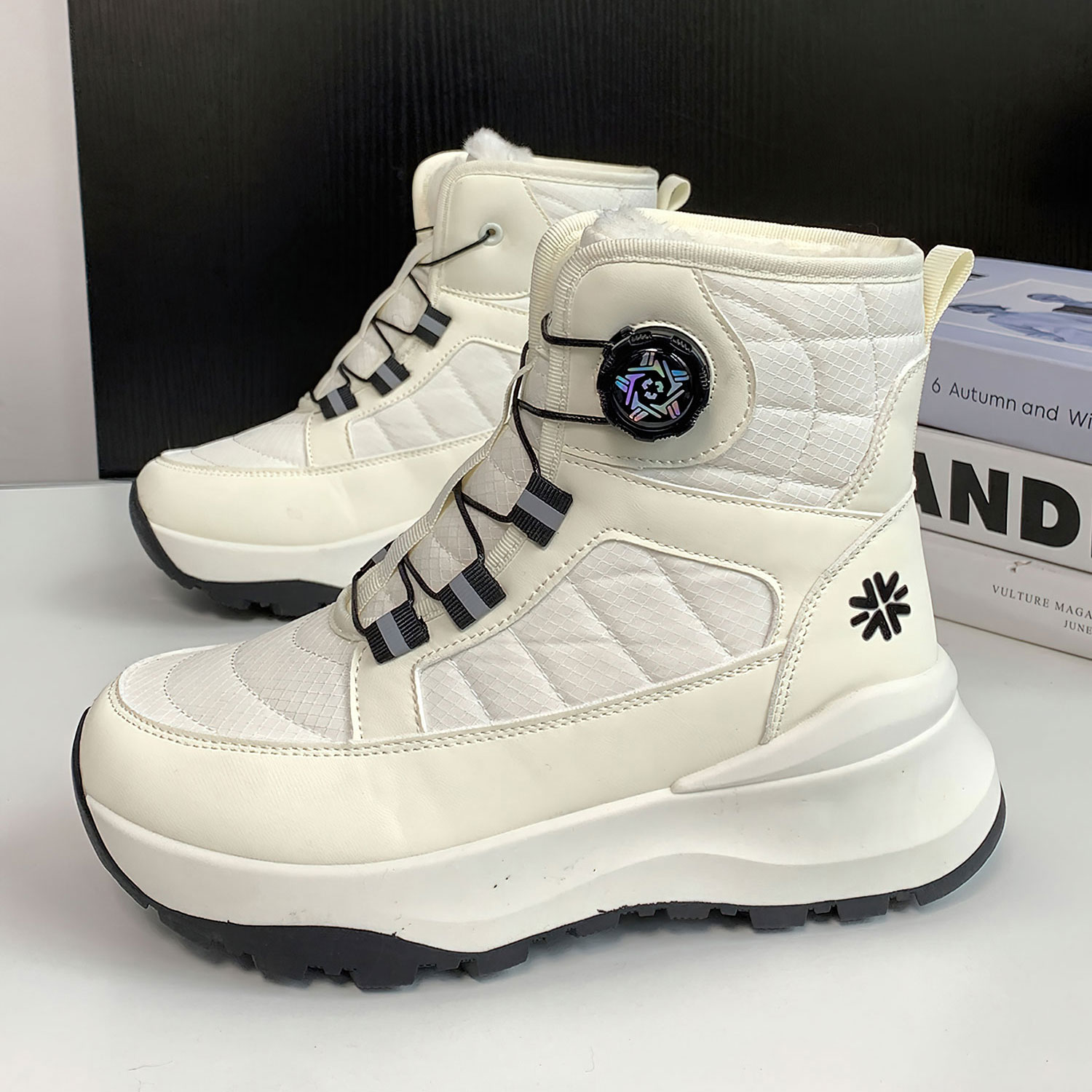 黑色高帮厚底加绒保暖休闲款板鞋