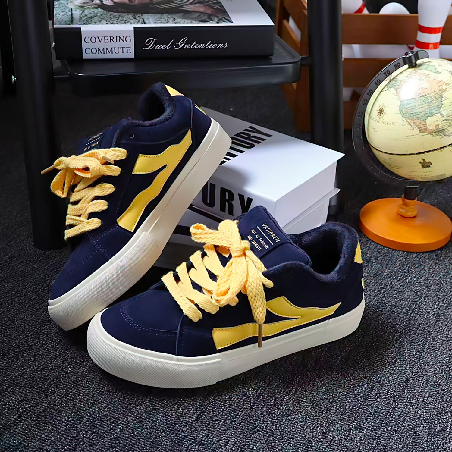 蓝黄低帮加绒保暖时尚休闲款板鞋