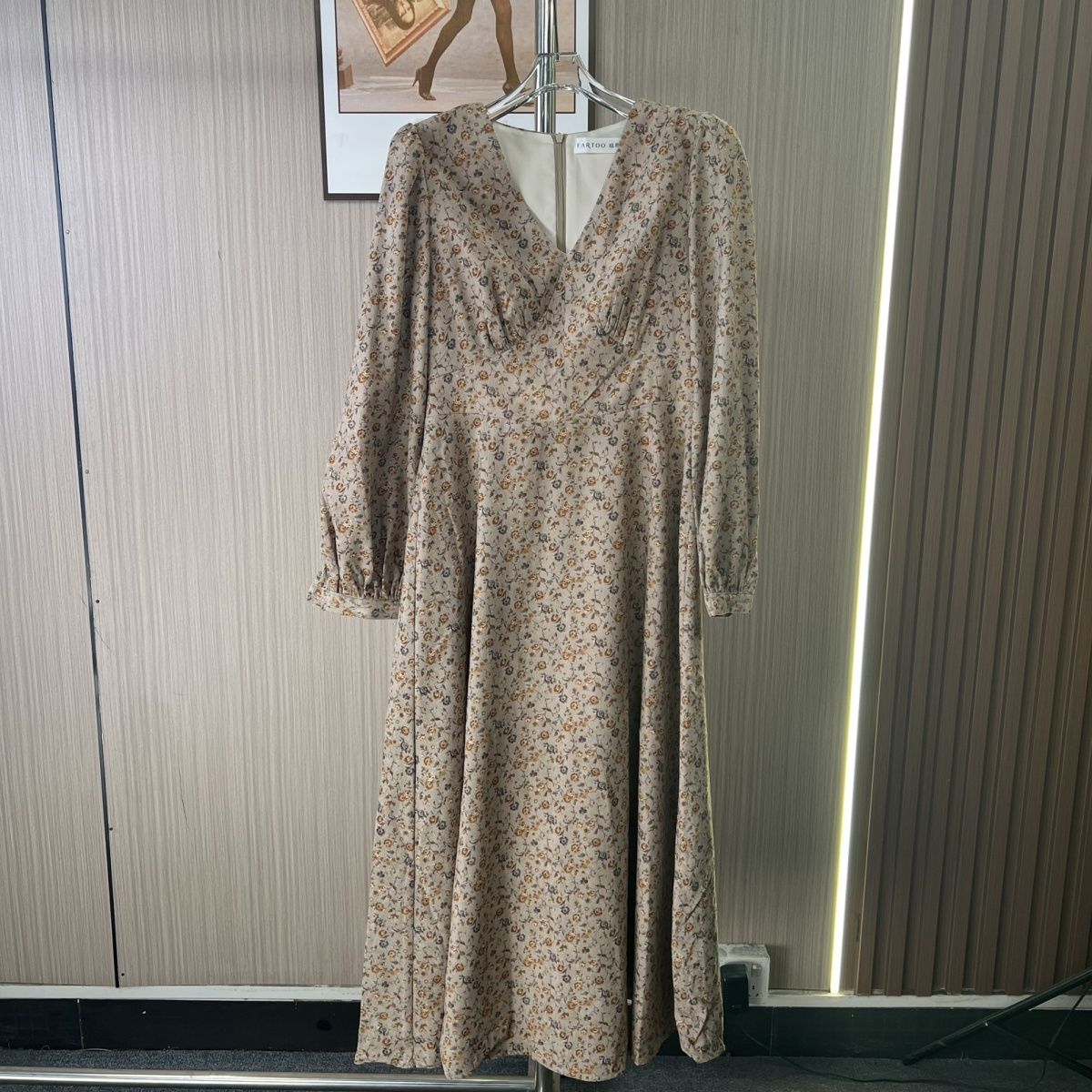 111-93撤柜FT新款时尚法式碎花显瘦连衣裙复古秋装长袖