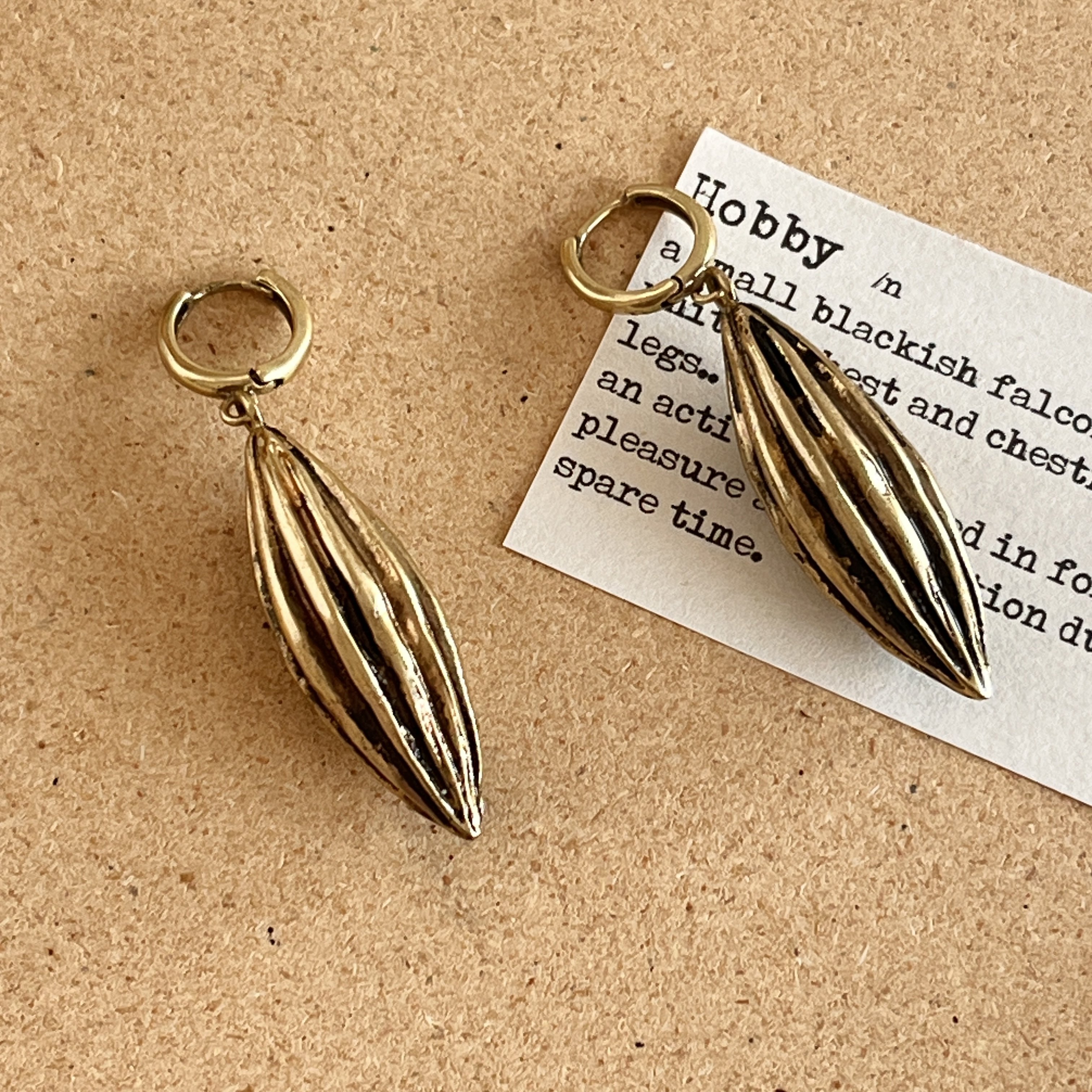 秋冬新款做旧金色可可豆耳环女轻奢复古高级感宫廷风耳钉耳饰2025