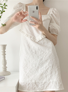 宝藏小裙2.0 妮妮提花方领黑色连衣裙女夏泡泡袖A字短裙