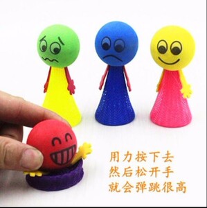 弹跳精灵娃娃小人叮当猫玩具批发新奇特创意弹跳精灵地摊货源批发