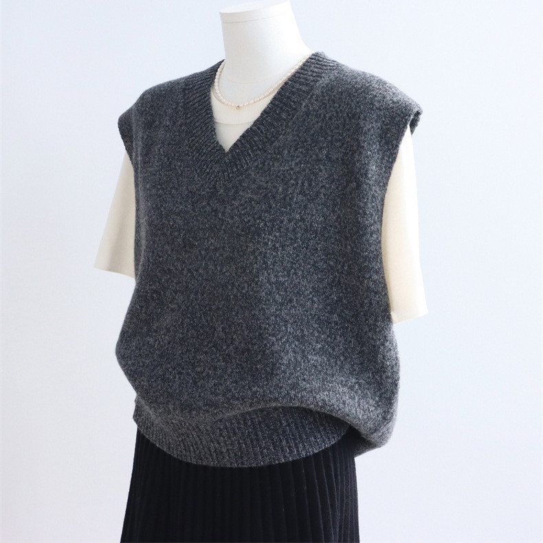 日系V领羊毛绘纺针织马甲