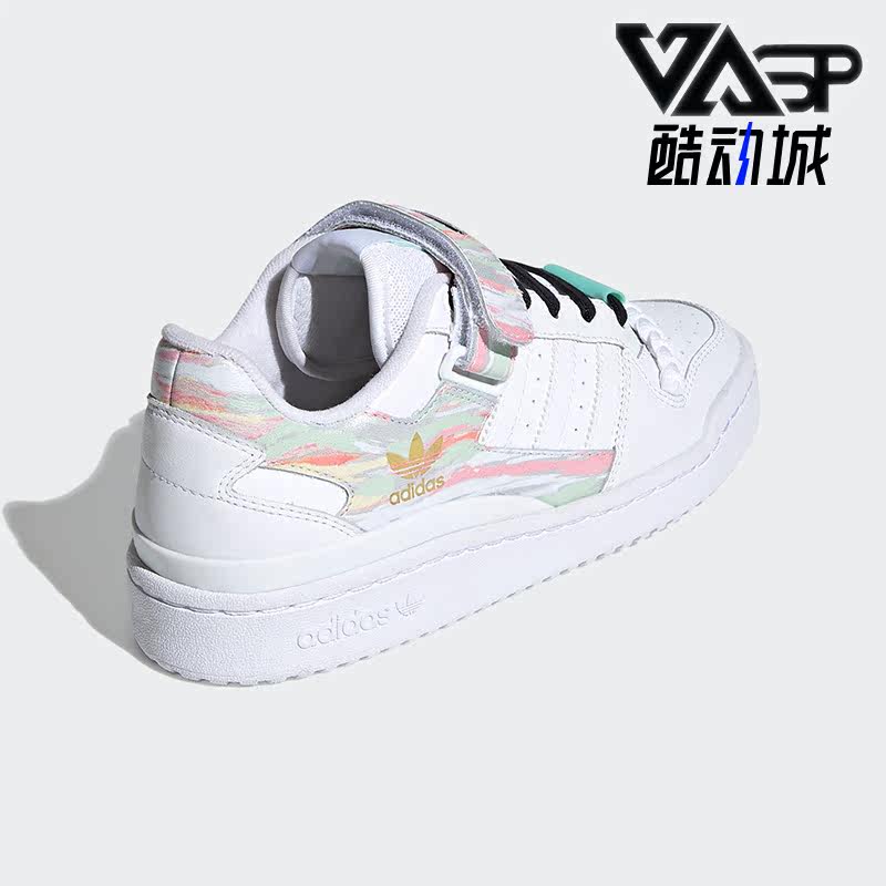 阿迪达斯女子休闲运动板鞋