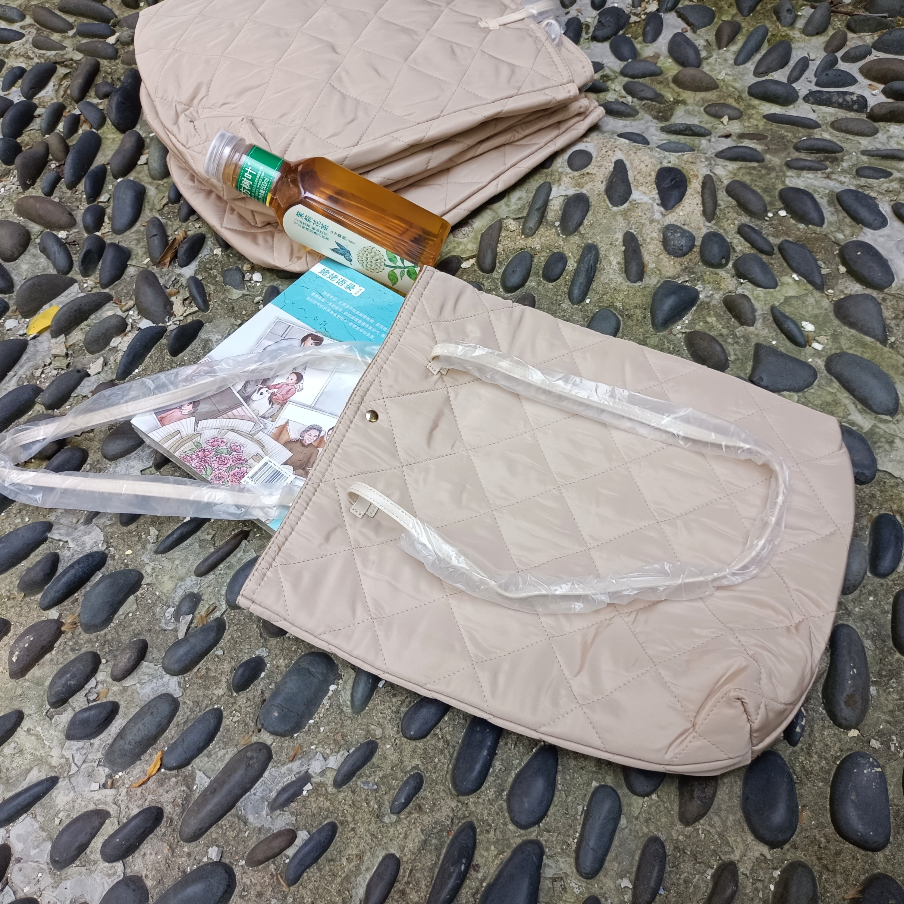 日单库存菱形格绗缝米色单肩包电脑包通勤背包补习包布包