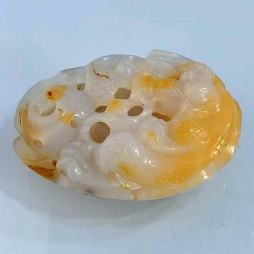 手工镂空雕刻金龙献瑞天然黄龙玉