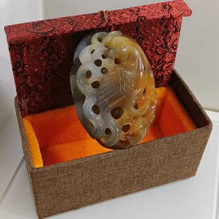 纯天然黄龙玉金鸡报晓手工镂空雕刻把玩健身件送高档礼品盒亲朋