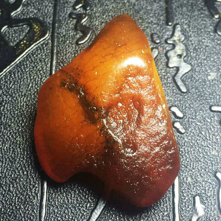 纯天然琥珀金珀原石带皮心形天然奇石吊坠料情人节礼物送爱人藏品