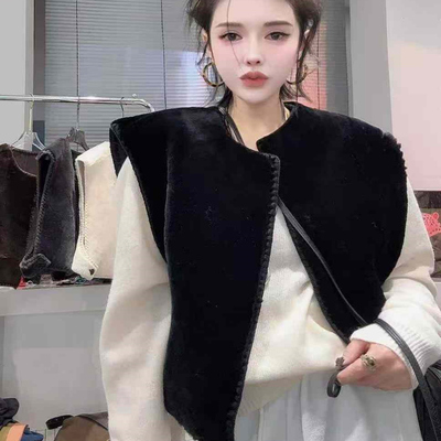 欧港妮短款皮毛一体马甲