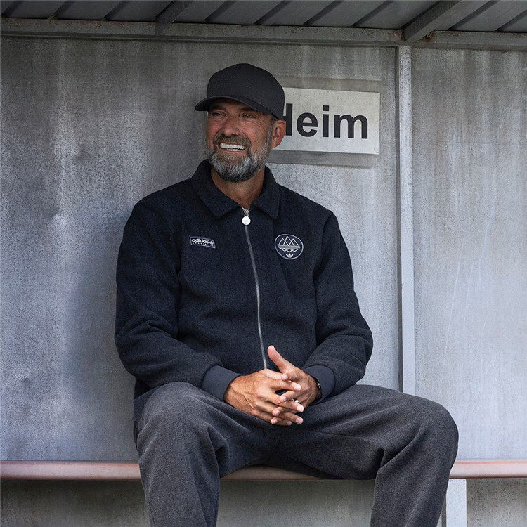 10月ADIDAS阿迪达斯FC TT SPEZIAL 24秋冬系列运动夹克外套JE6075