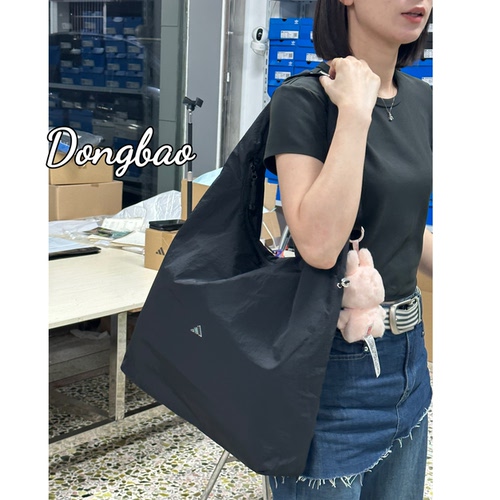 阿迪达斯女子运动斜挎包