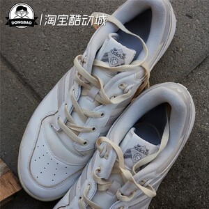 复古造型和现代感受日常款经典鞋