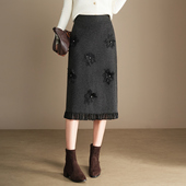 知性立体花朵包臀中长裙2025秋冬新款 纯色高腰中长款 毛线半身裙