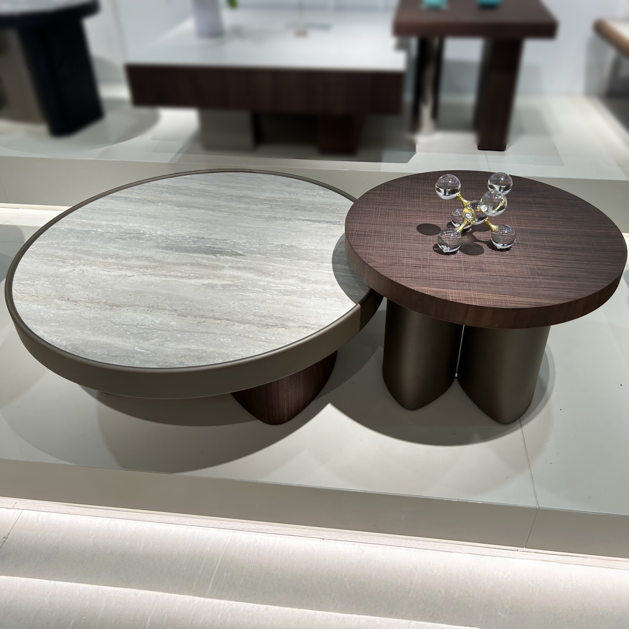 CJ689洞石岩板圆形组合茶几浮雕微晶石客厅茶几胡桃色中古风茶几